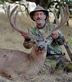 Angelo Nogara broke the California State Record with this non-typical
blacktail taken with his Mathews bow in July of 2005.
